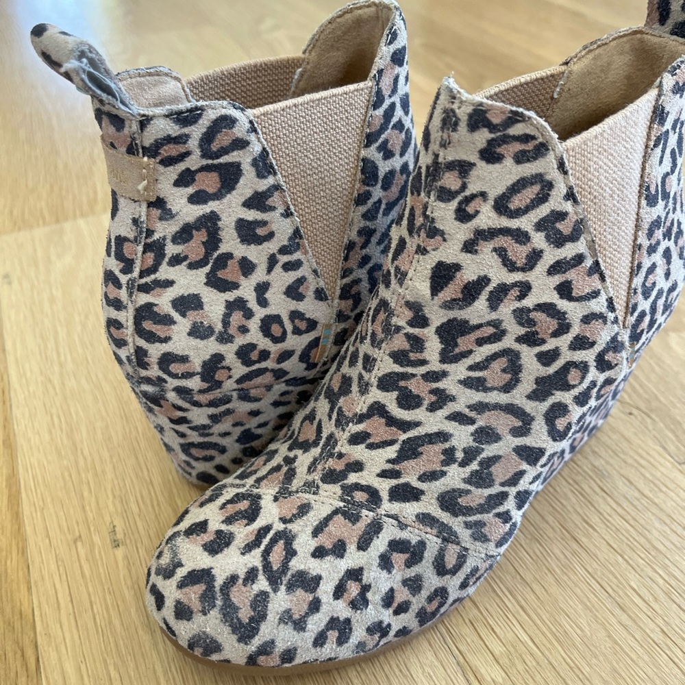 Toms Leopard Print Kelsey Wedge Booties Size